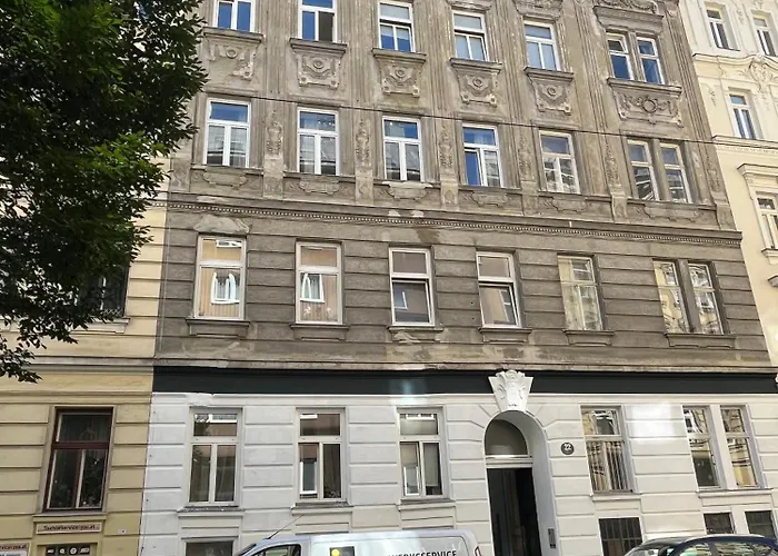 Aparthotel 2 Minunten Neben Kaiserlichem Park, Zentrumnaehe 3*