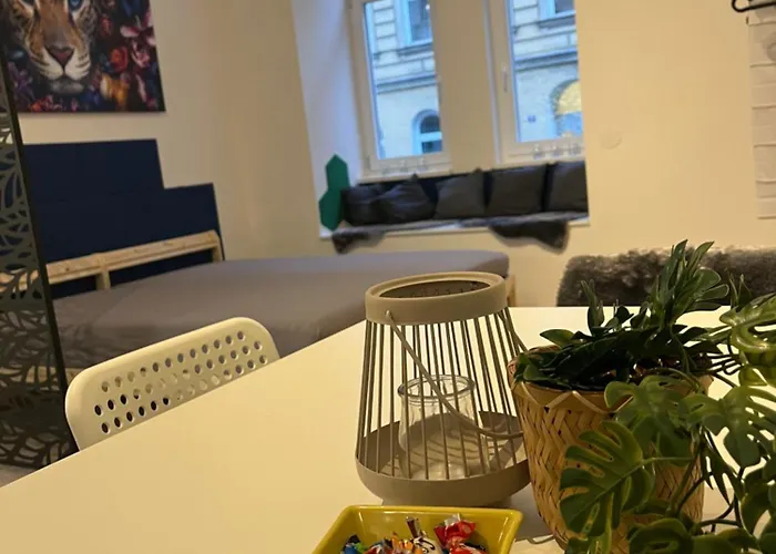 2 Minunten Neben Kaiserlichem Park, Zentrumnaehe Aparthotel 3*