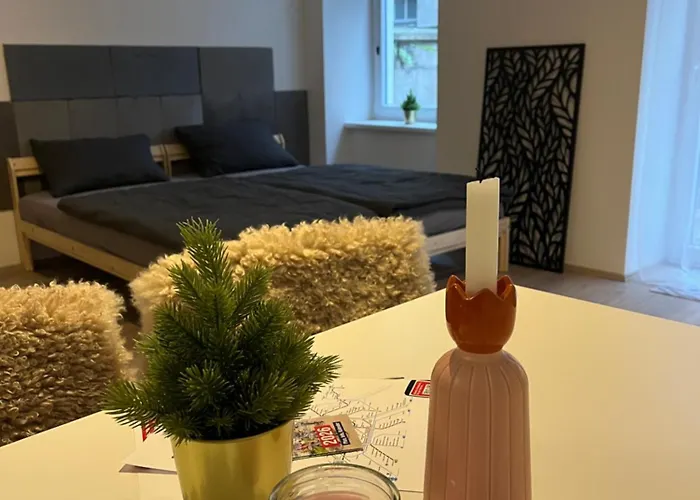 2 Minunten Neben Kaiserlichem Park, Zentrumnaehe 3*