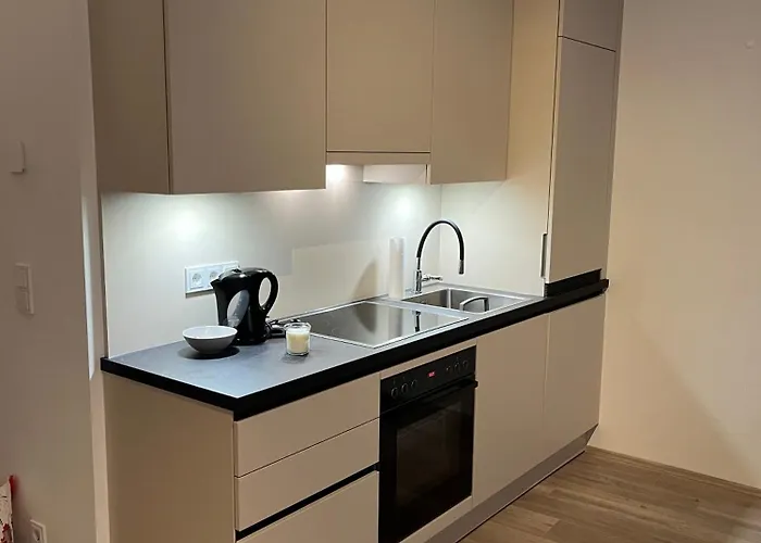 2 Minunten Neben Kaiserlichem Park, Zentrumnaehe 3*