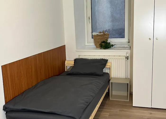 2 Minunten Neben Kaiserlichem Park, Zentrumnaehe Aparthotel 3*