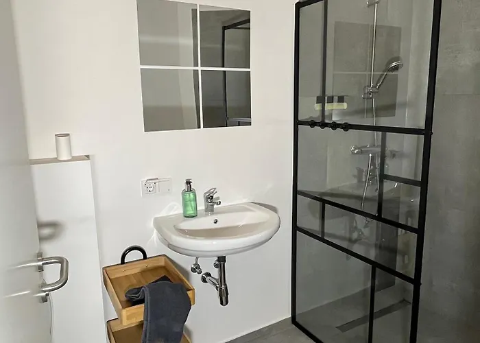 2 Minunten Neben Kaiserlichem Park, Zentrumnaehe 3*