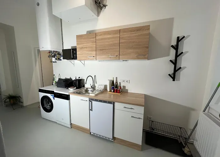 2 Minunten Neben Kaiserlichem Park, Zentrumnaehe Aparthotel 3*