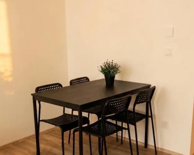 Apartmanhotel 2 Minunten Neben Kaiserlichem Park, Zentrumnaehe